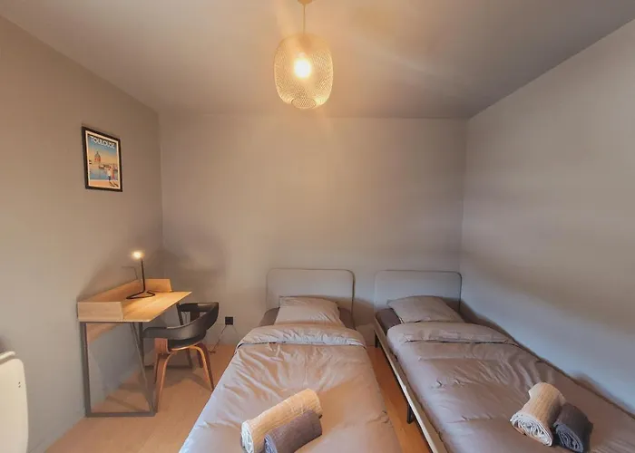 Bel Appartement Contemporain Proche Des Commodites