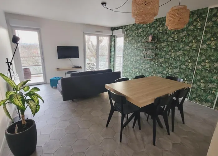 Bel Appartement Contemporain Proche Des Commodites