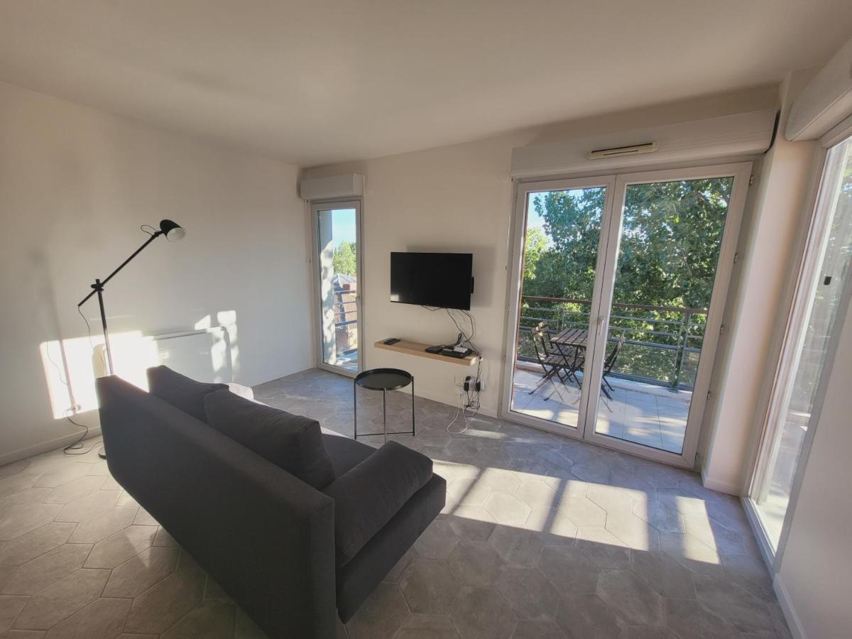 Bel Contemporain Proche Des Commodites